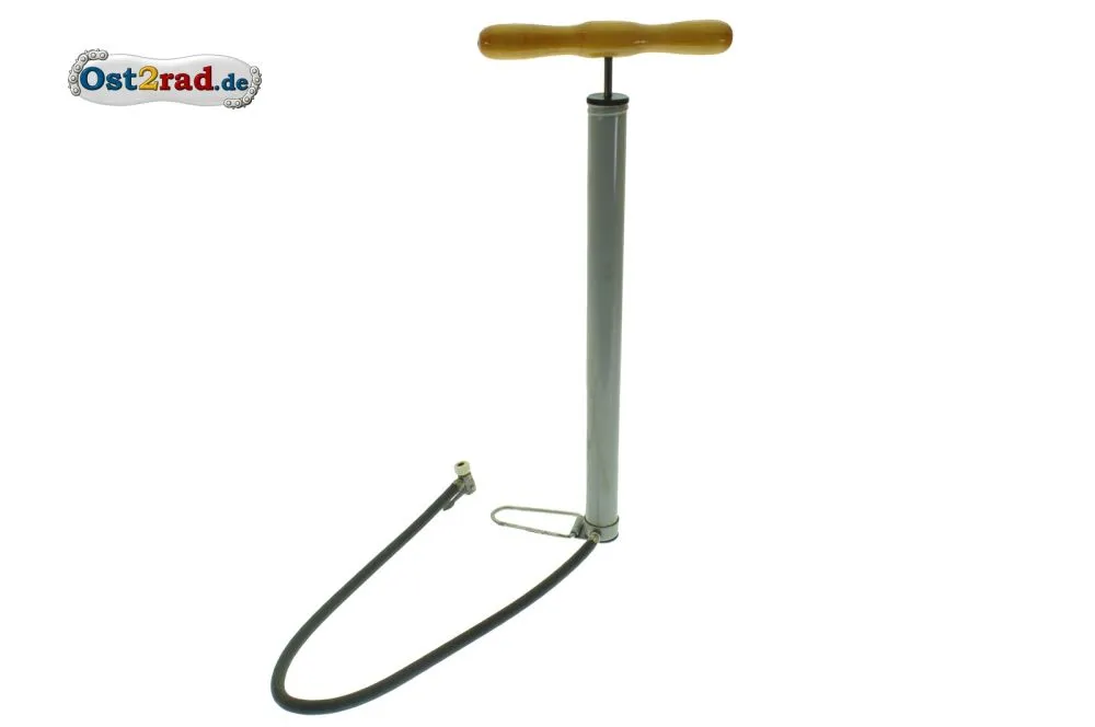 Standluftpumpe grau mit Holzgriff - DDR Altbestand Standluftpumpe grau mit Holzgriff - DDR Altbestand